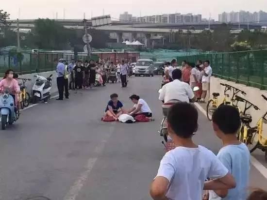 小黄车吃瓜视频,揭秘网络红人的幕后故事